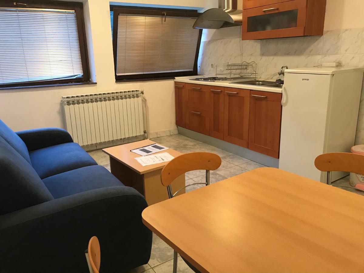 Apartmani Kosuta Tjentiste Exterior foto